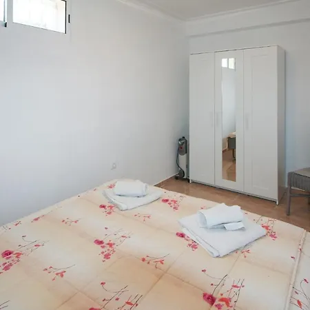 Lovely In With Wifi Holiday home